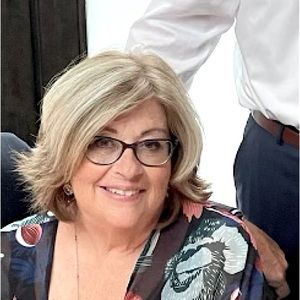 Meet your Posher, Lorraine